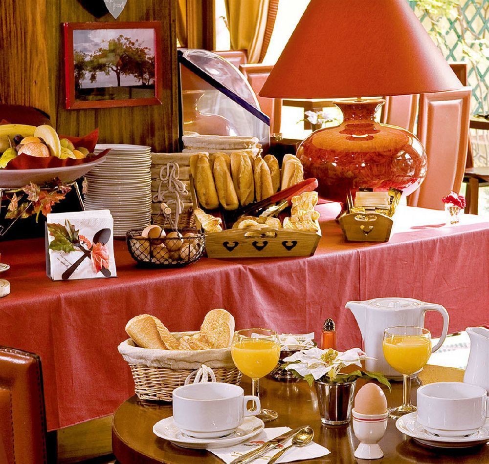 Le Flamboyant Hotel Анси Екстериор снимка